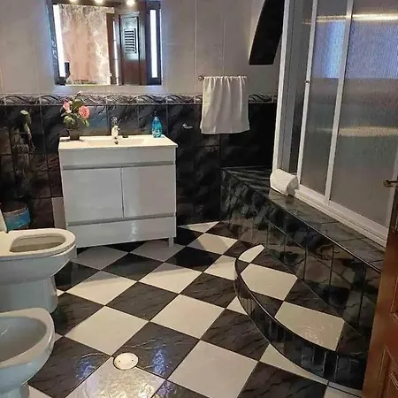 Pensjonat Azores House *